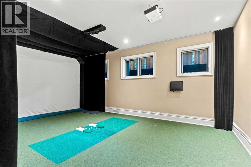 Lower-level golf simulator